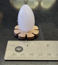 Load image into Gallery viewer, Quartz Egg with Stand