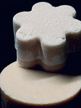 Load image into Gallery viewer, Geranium Shampoo Bar